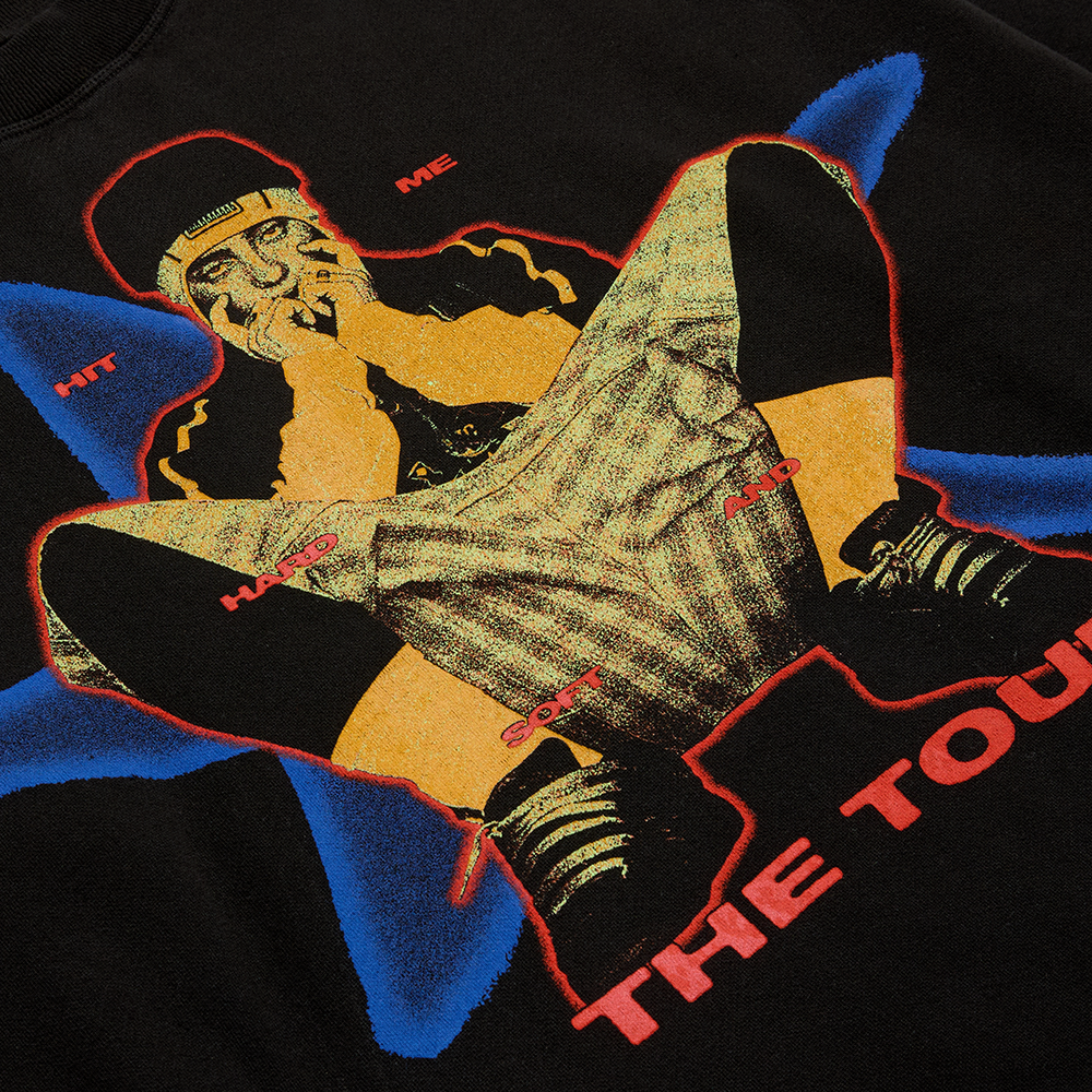 Sweat-shirt ras du cou noir HIT ME HARD AND SOFT: THE TOUR
